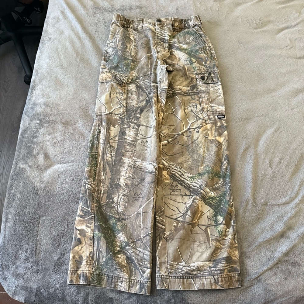 Realtree Gander Mountain Pants Guide Series 6 pocket camo cargo womens L or 28”